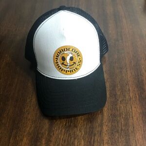 Hat Hardcore Happiness Happy Face map: adjustable back snap fitted.Black/White